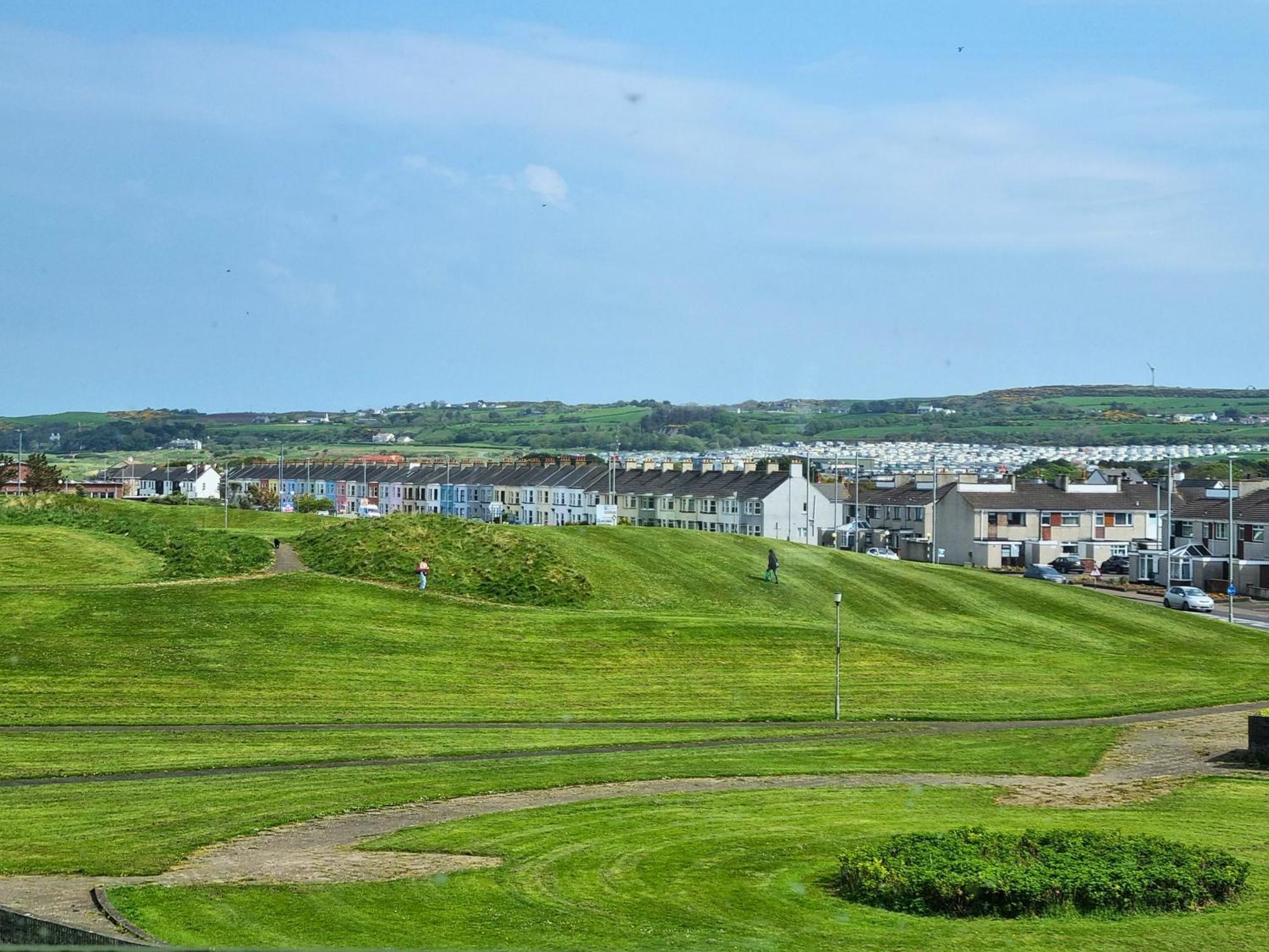 Ferienwohnung 5 Dunluce Park - Portrush By The Sea Exterior foto